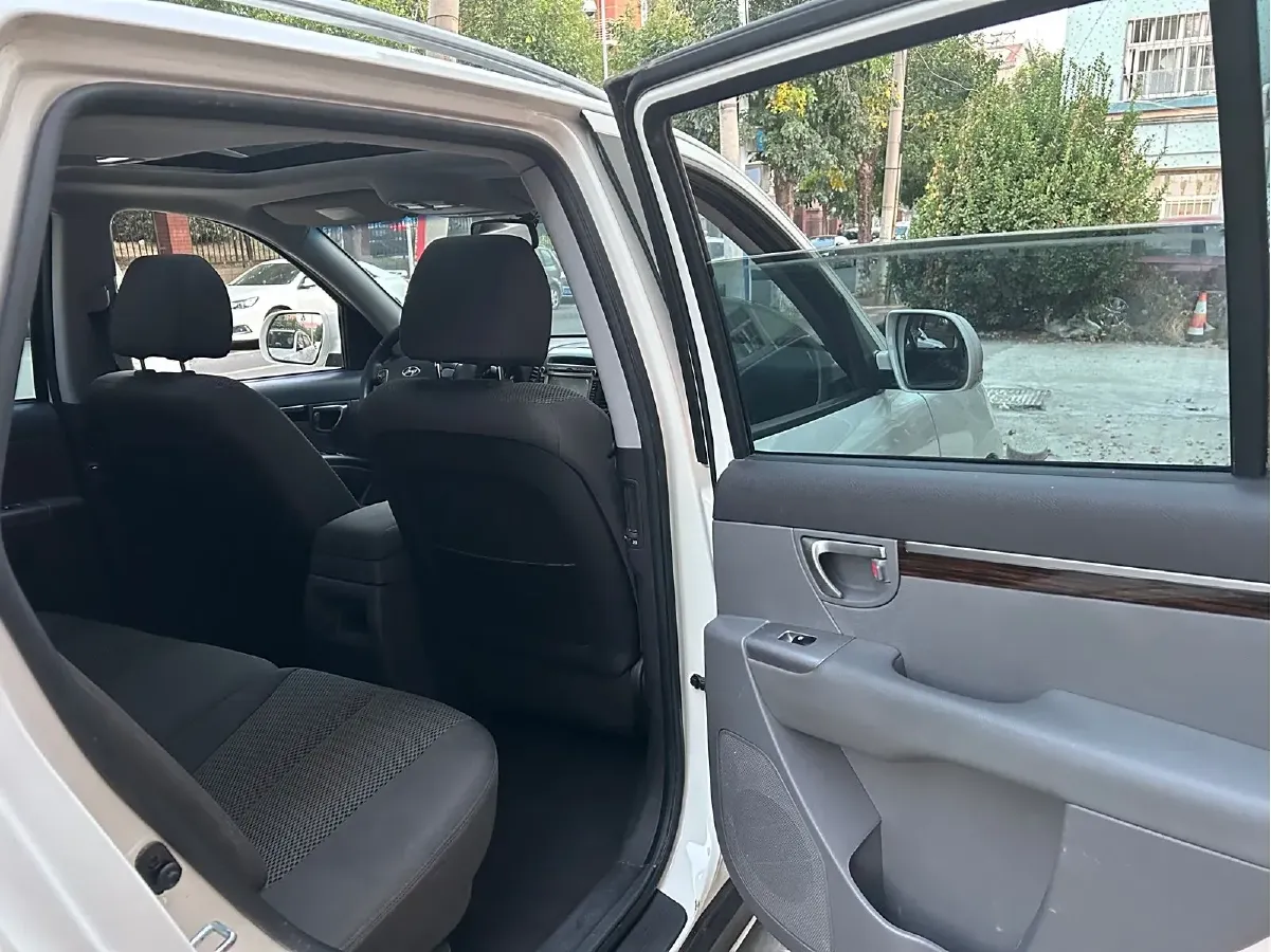 2011 Hyundai Santafe Classic 2.4L 174HP L4 6AT,autocango,china used car exporter,china ev exporter,chinese used car exporter,chinese used ev exporter