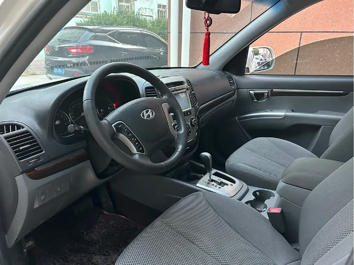 2011 Hyundai Santafe Classic 2.4L 174HP L4 6AT,autocango,china used car exporter,china ev exporter,chinese used car exporter,chinese used ev exporter