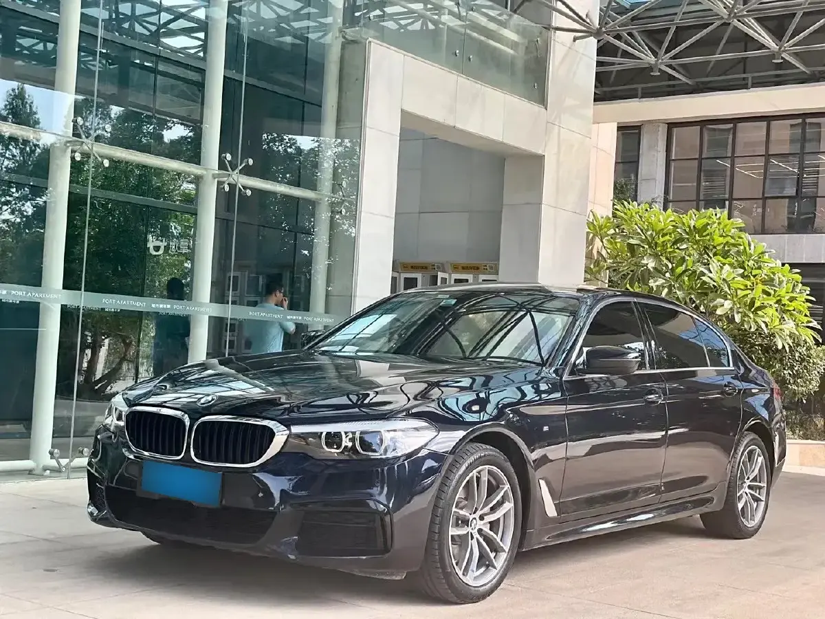2020 BMW 5 Series 2.0T 184HP L4 8AT