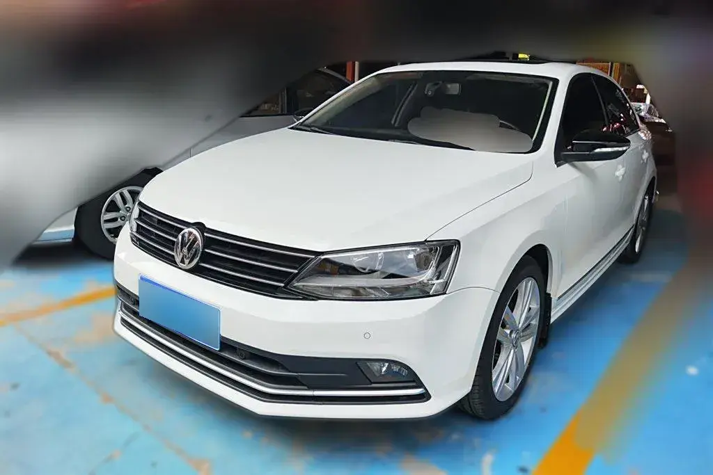 2018 Volkswagen Sagitar 1.4T 150HP L4 7DCT