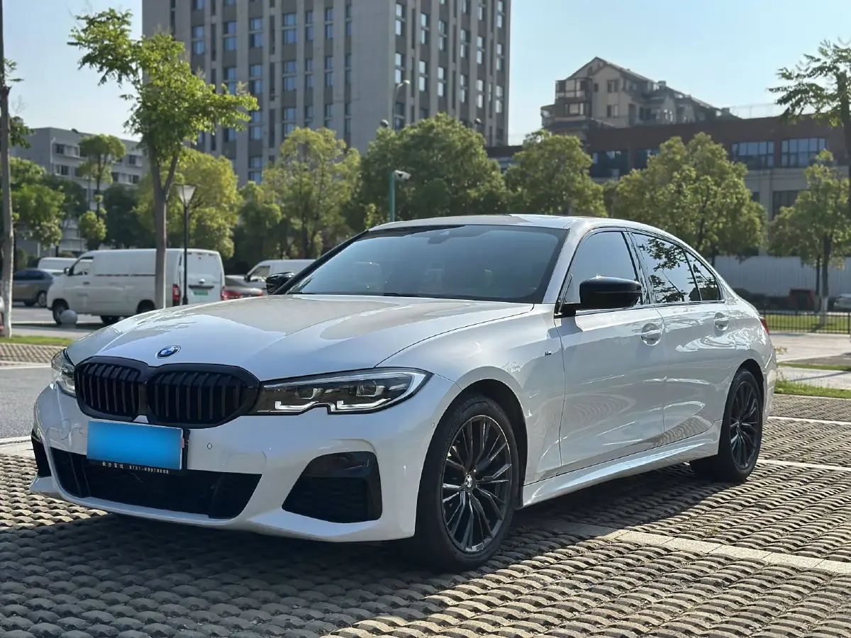 2022 BMW 3 Series 2.0T 184HP L4 8AT