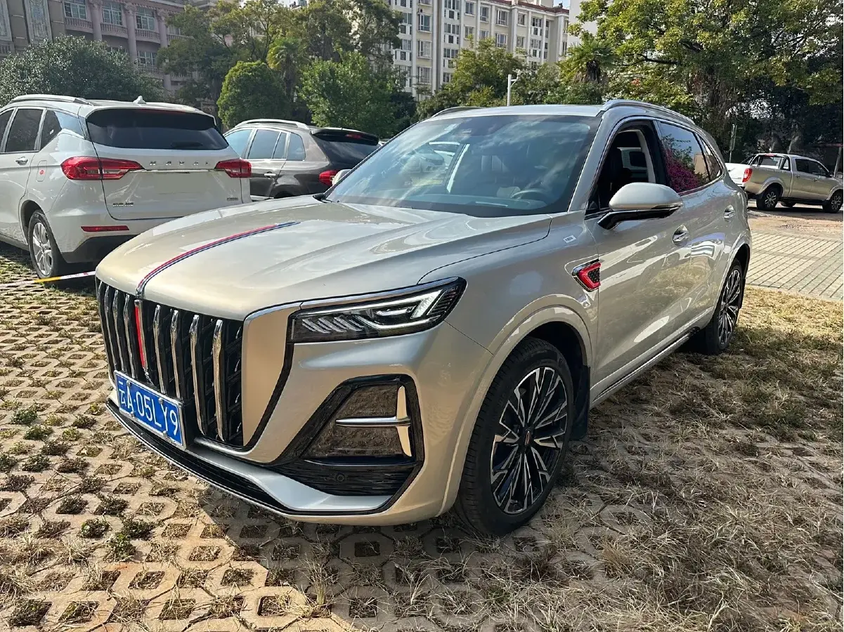 2023 HongQi HS5 2.0T 252HP L4 8AT
