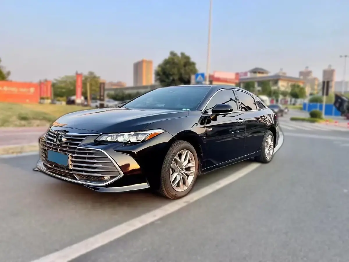 2019 Toyota Avalon 2.5L 178HP L4 E-CVT Hybrid