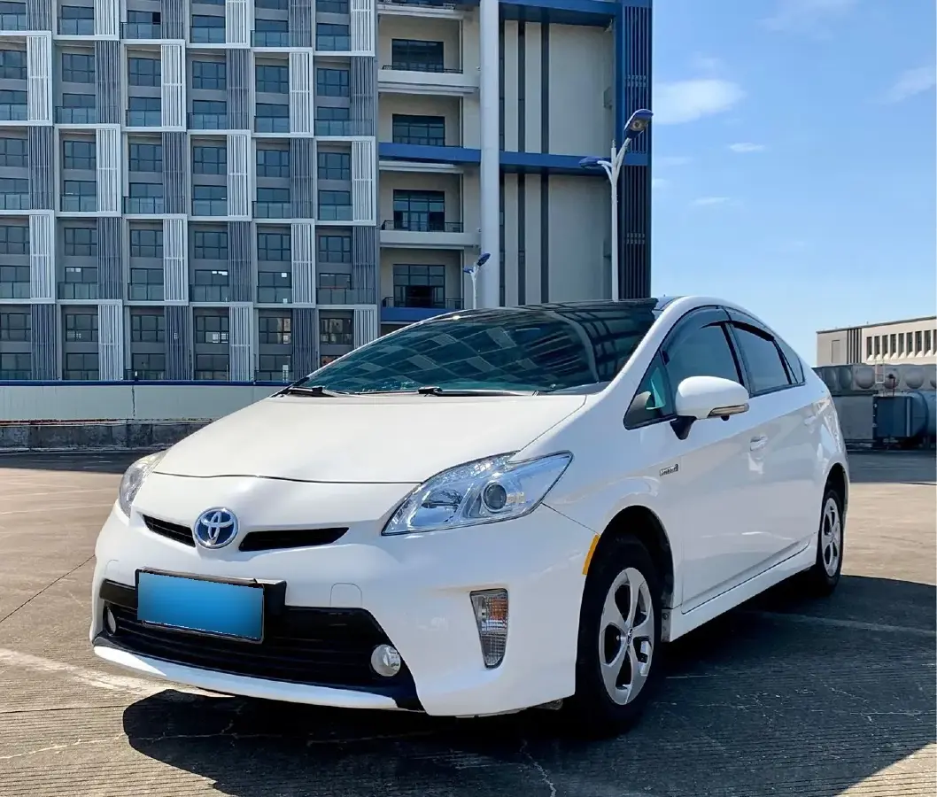 2012 Toyota Prius 1.8L 99HP L4 E-CVT Hybrid