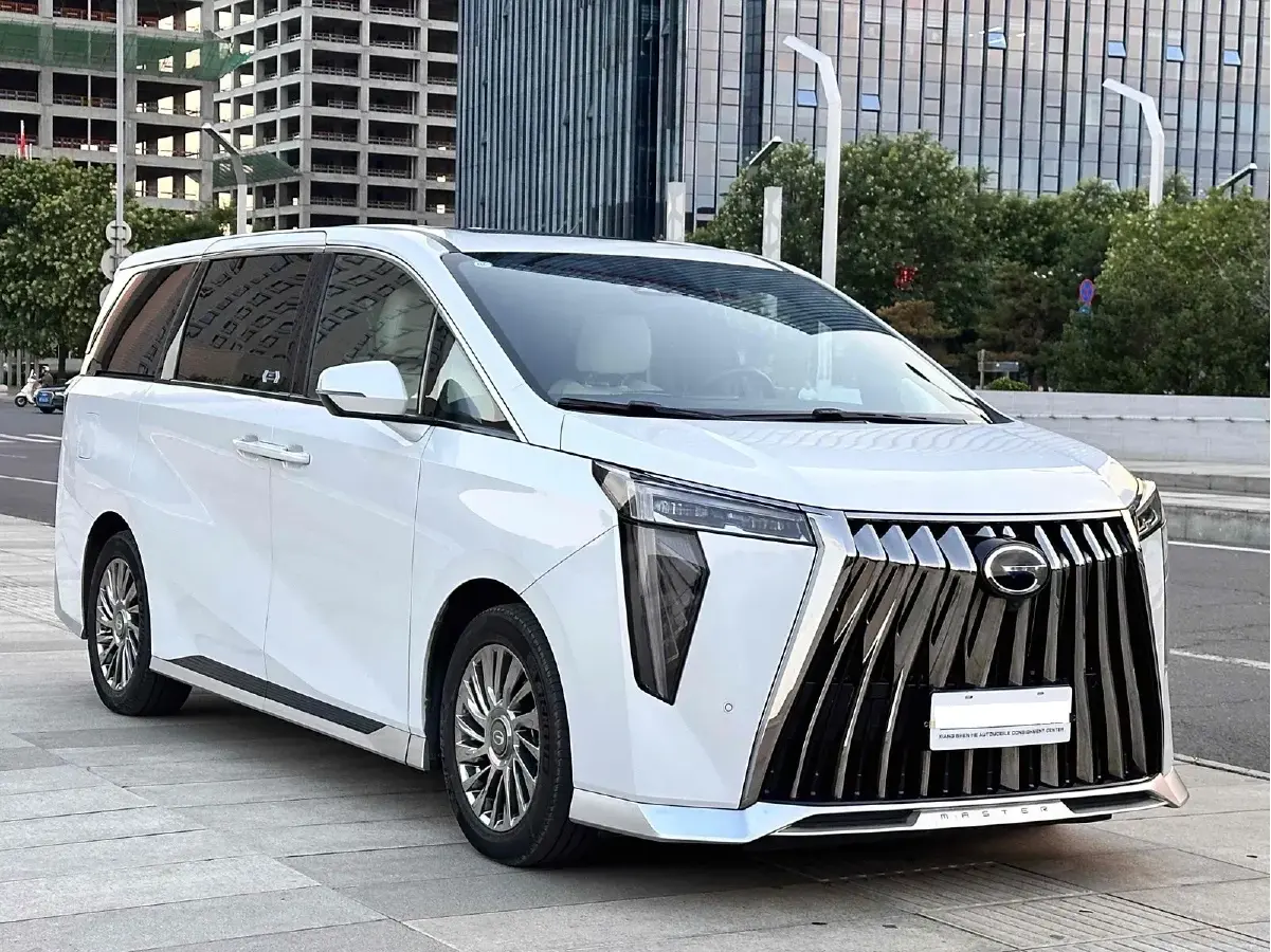 2023 GAC Trumpchi M8 2.0T 190HP L4 E-CVT Hybrid