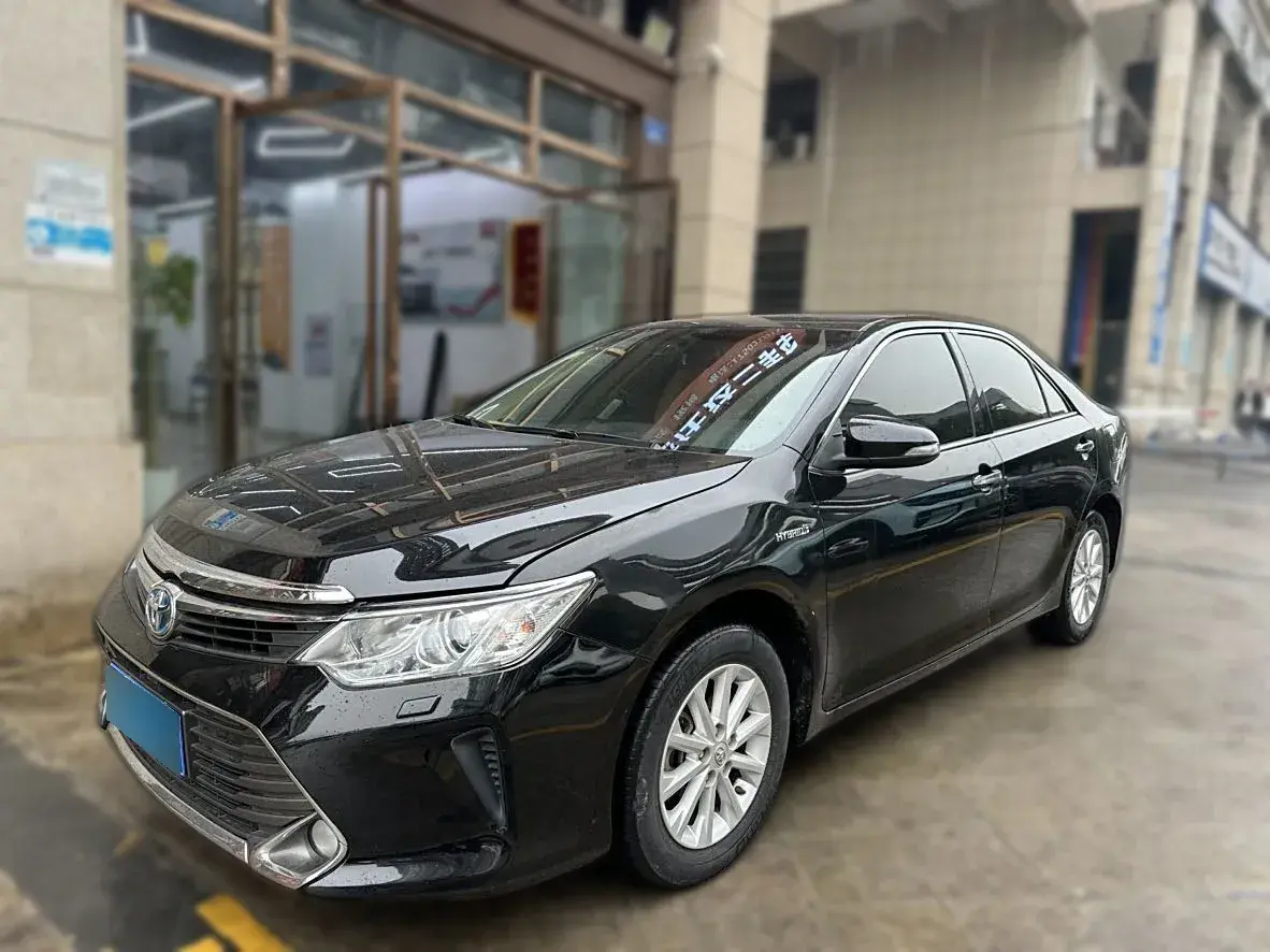 2015 Toyota Camry 2.5L 160HP L4 E-CVT Hybrid