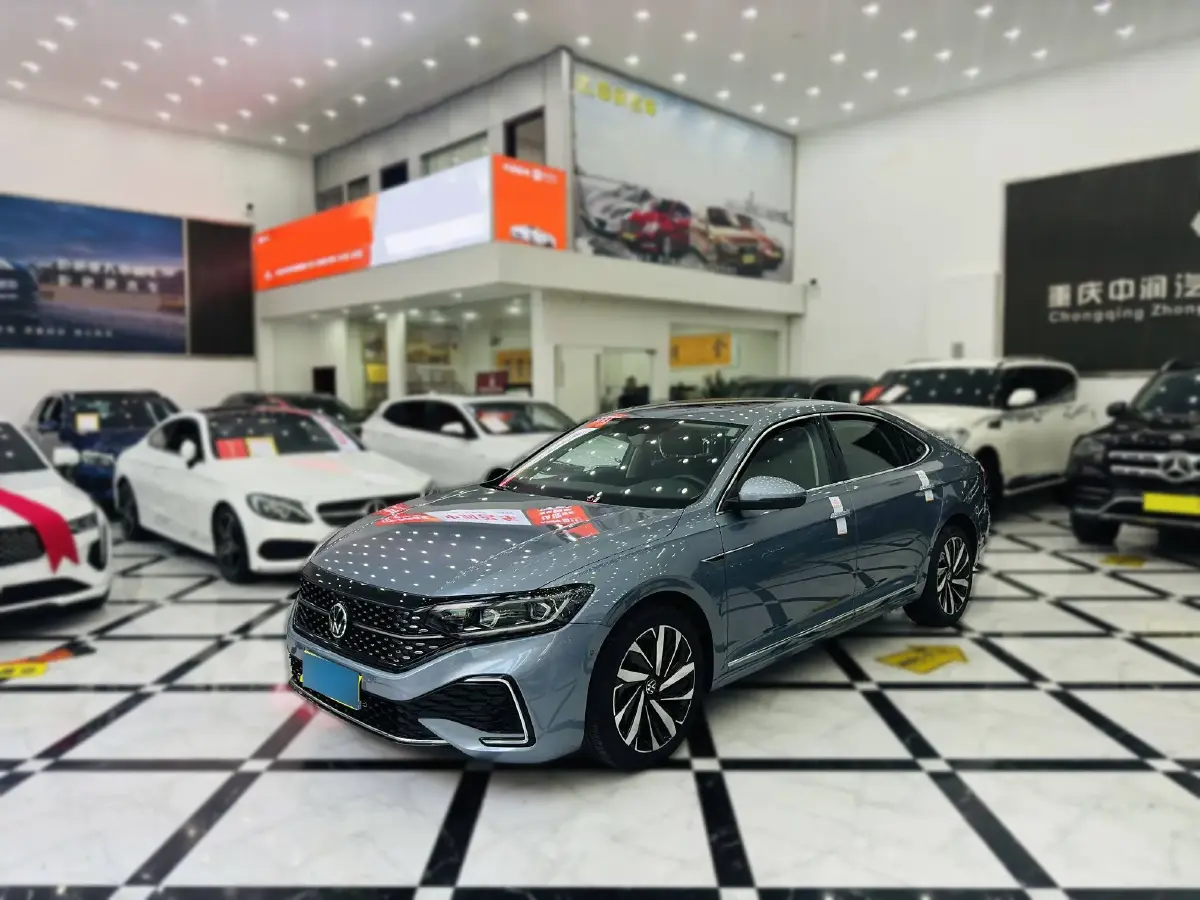 2022 Volkswagen Passat 2.0T 186HP L4 7DCT