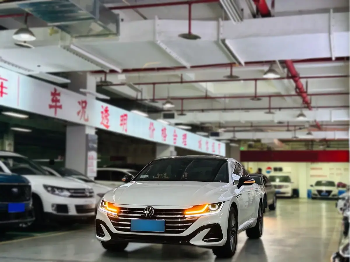 2024 Volkswagen CC 2.0T 220HP L4 7DCT