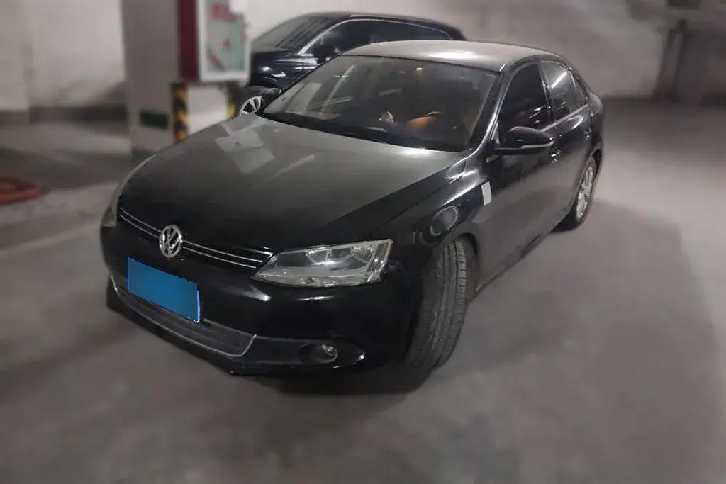 2012 Volkswagen Sagitar 1.6L 105HP L4 5MT