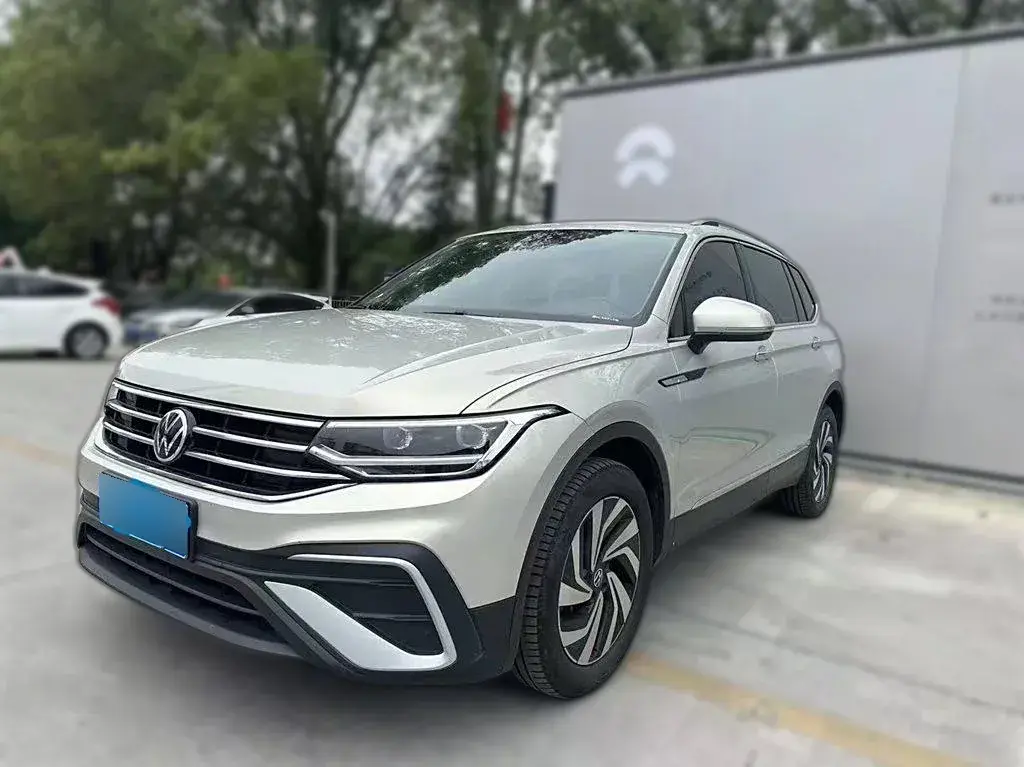 2022 Volkswagen Tiguan L 2.0T 186HP L4 7DCT