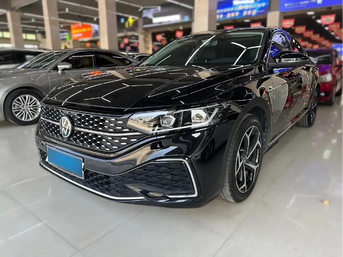 2023 Volkswagen Passat 2.0T 186HP L4 7DCT