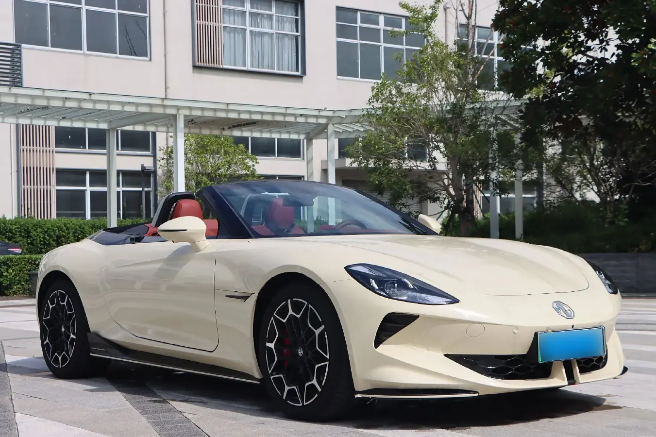 2024 MG Cyberster BEV 64KWH