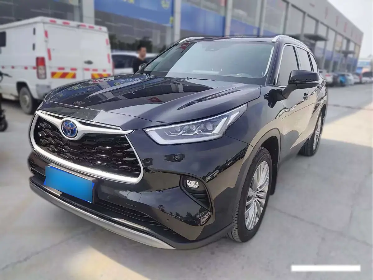 2022 Toyota Highlander 2.5L 192HP L4 E-CVT Hybrid
