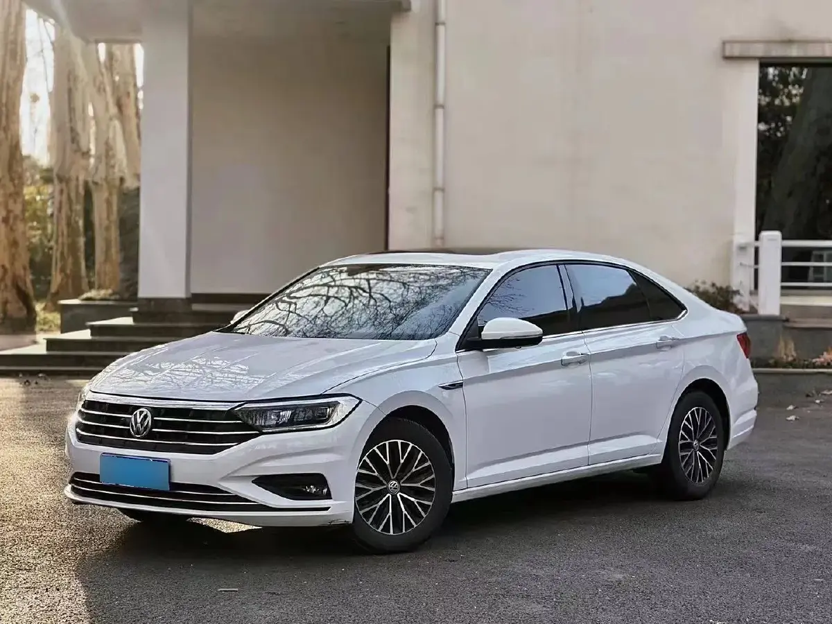 2020 Volkswagen Sagitar 1.2T 116HP L4 7DCT