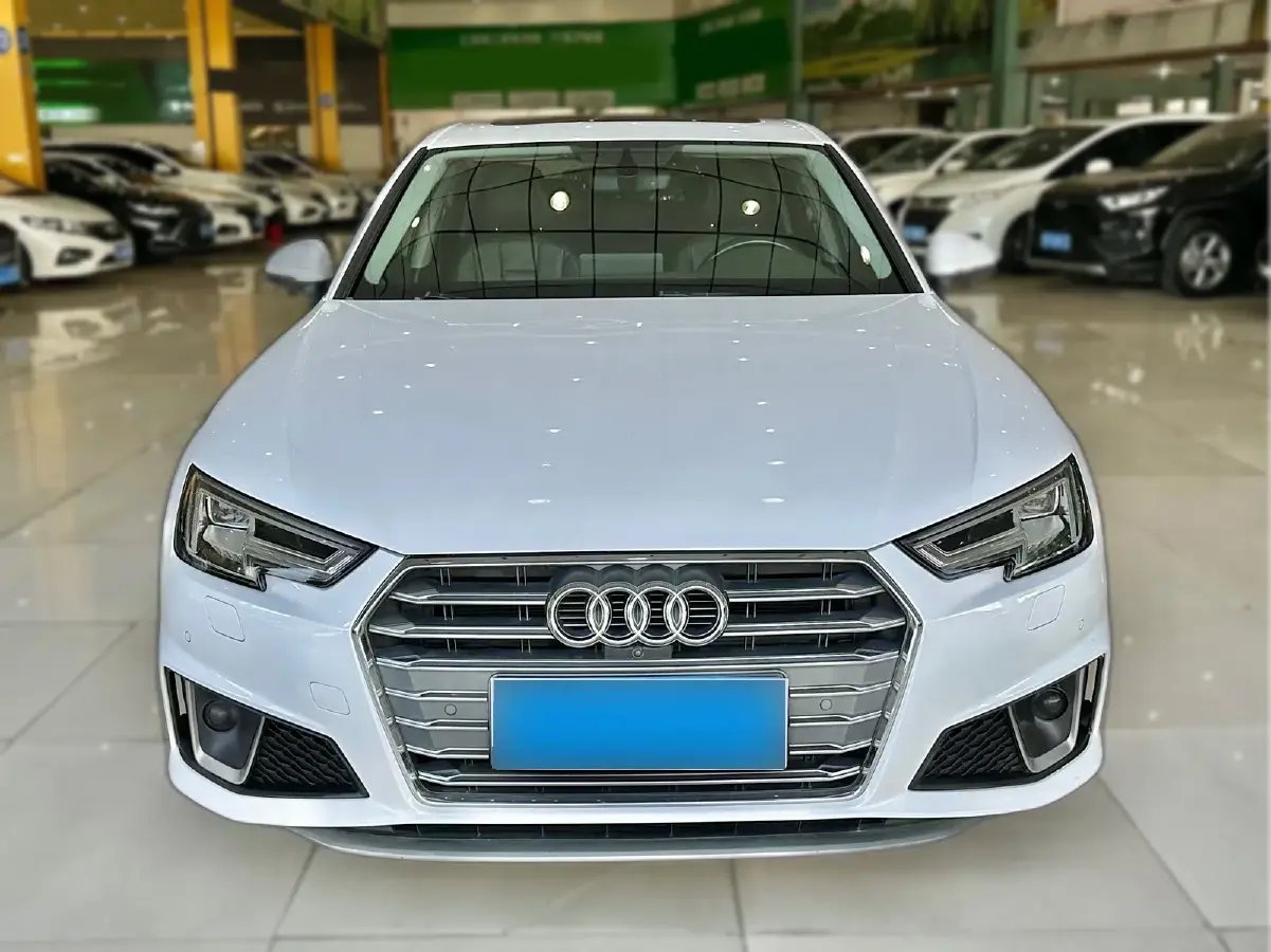 2019 Audi A4L 2.0T 190HP L4 7DCT