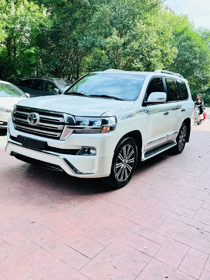 2015 Toyota Land Cruiser 4.0L 275HP V6 5AT