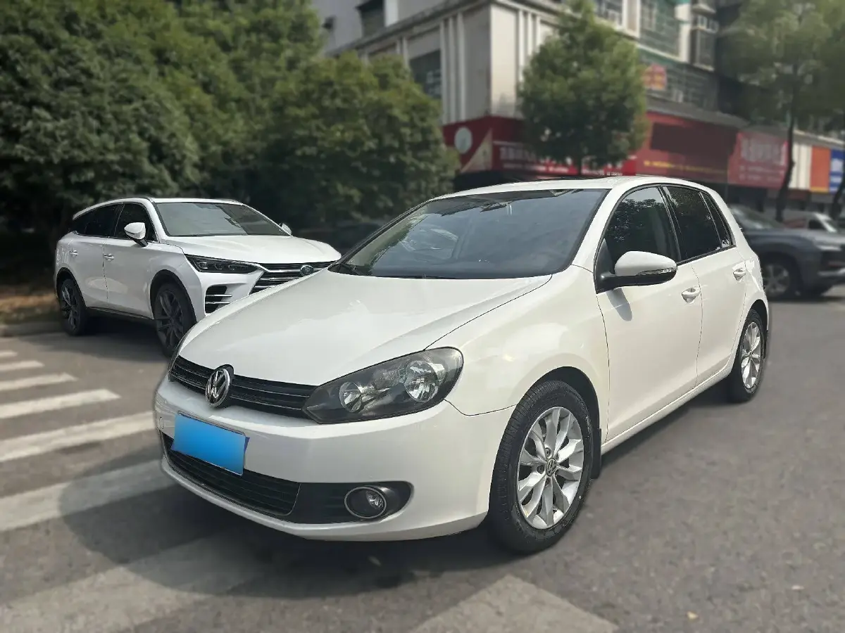 2012 Volkswagen Golf 1.6L 105HP L4 6AT