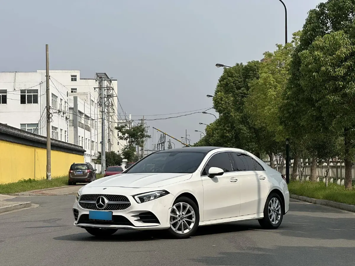 2021 Mercedes-Benz A Class 1.3T 163HP L4 7DCT