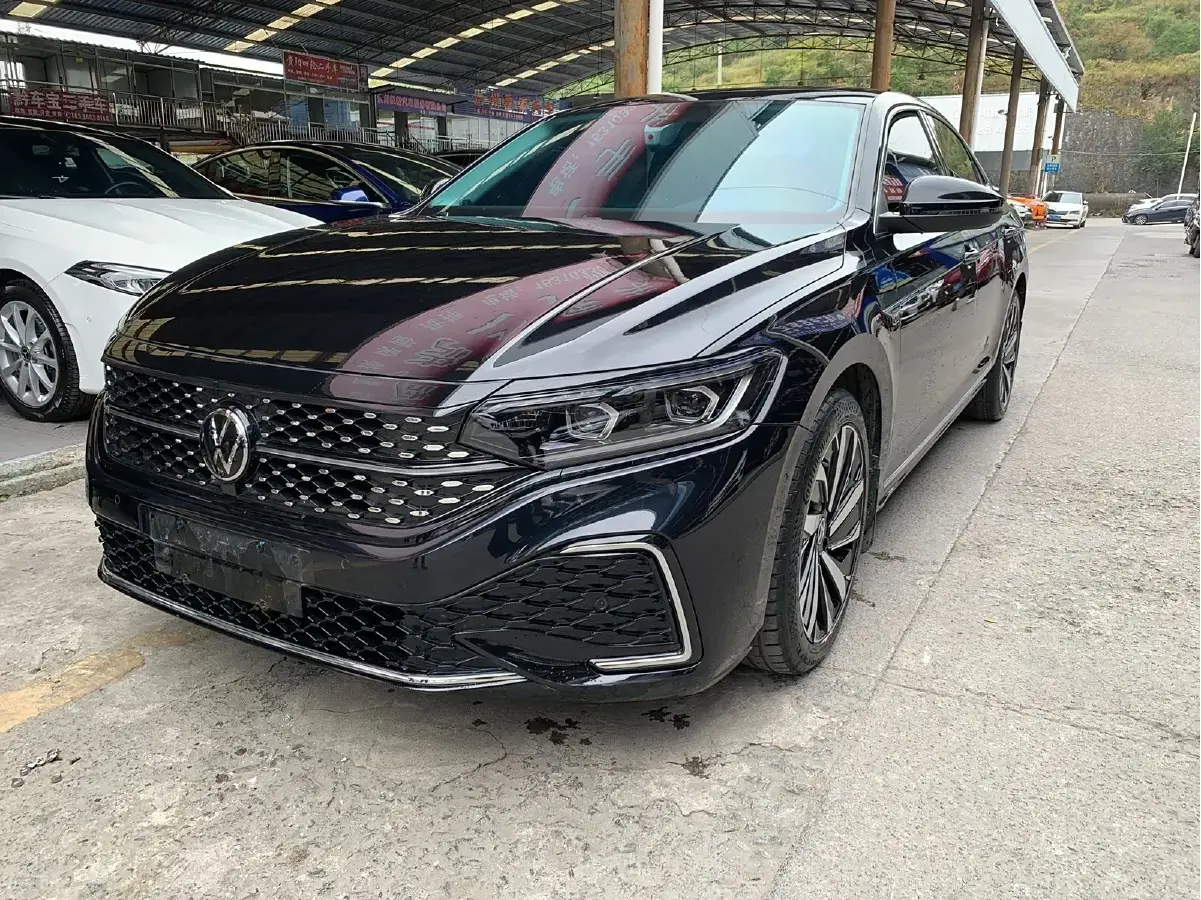 2022 Volkswagen Passat 2.0T 186HP L4 7DCT