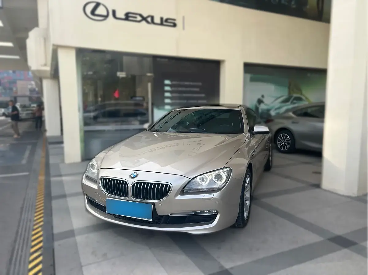 2012 BMW 6 Series 3.0T 320HP L6 8AT
