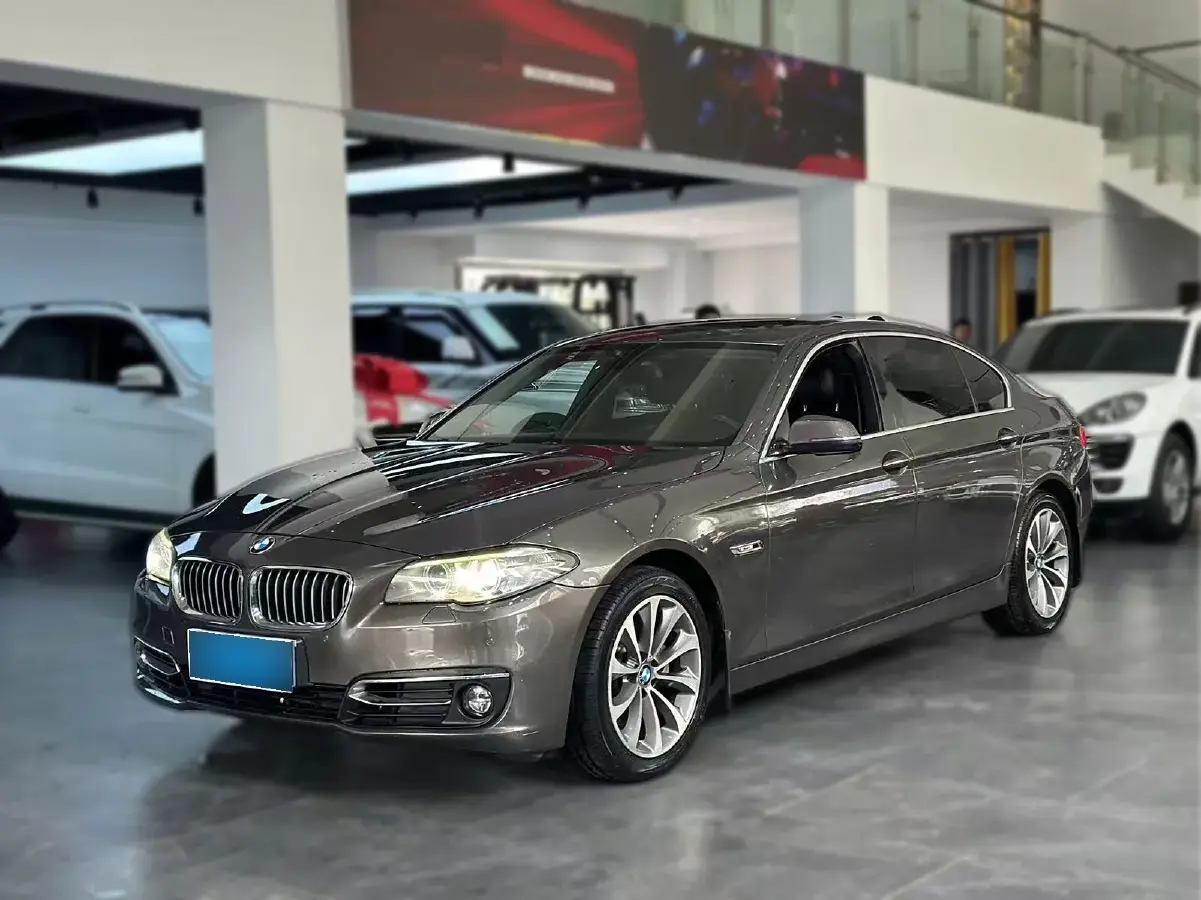 2013 BMW 5 Series 2.0T 218HP L4 8AT