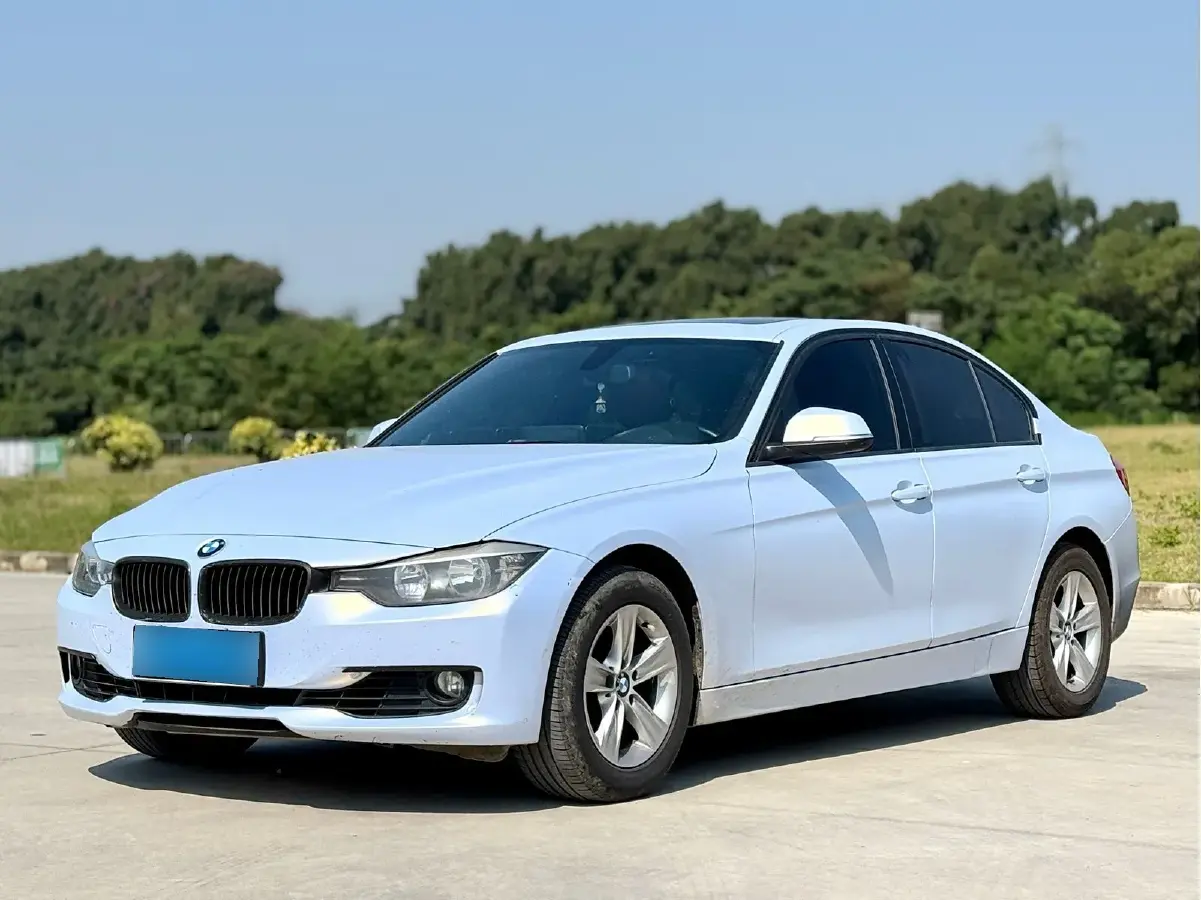 2014 BMW 3 Series 2.0T 184HP L4 8AT