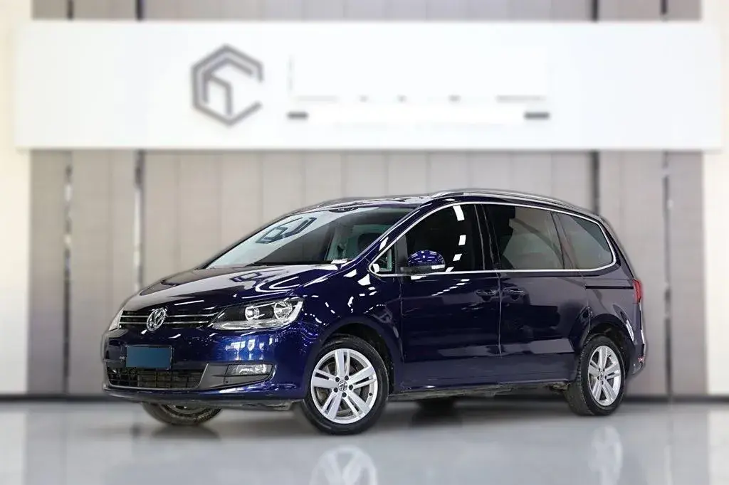 2018 Volkswagen Sharan 2.0T 220HP L4 6DCT