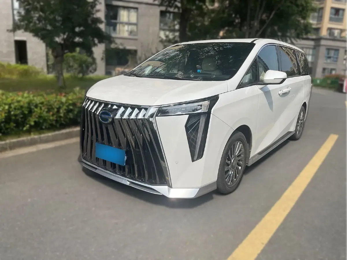 2023 GAC Trumpchi M8 2.0T 190HP L4 E-CVT Hybrid