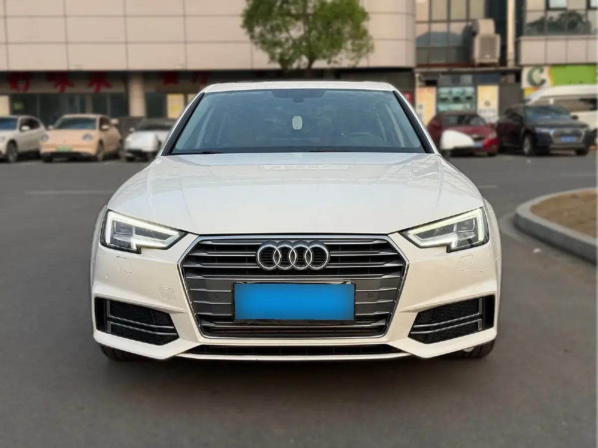 2018 Audi A4L 2.0T 190HP L4 7DCT