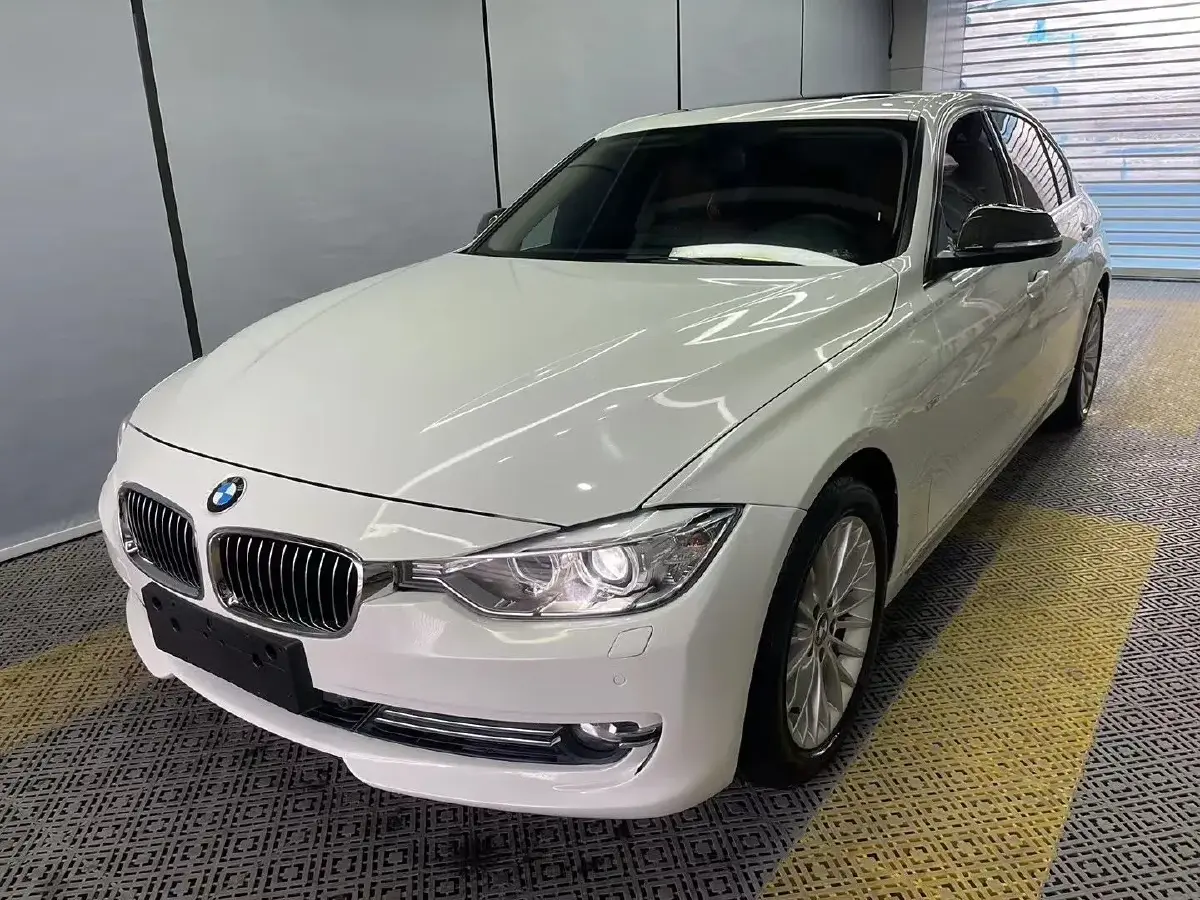 2015 BMW 3 Series 2.0T 184HP L4 8AT
