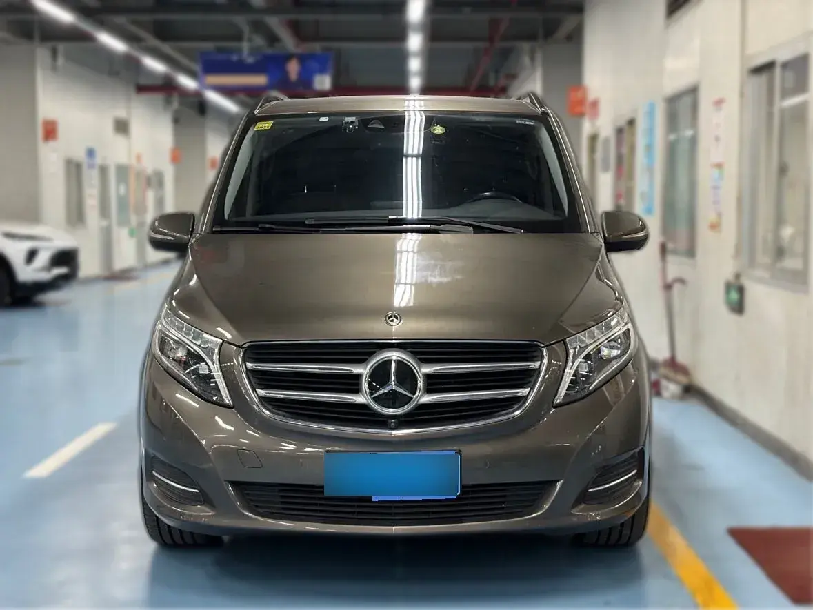 2017 Mercedes-Benz V Class 2.0T 211HP L4 7AT