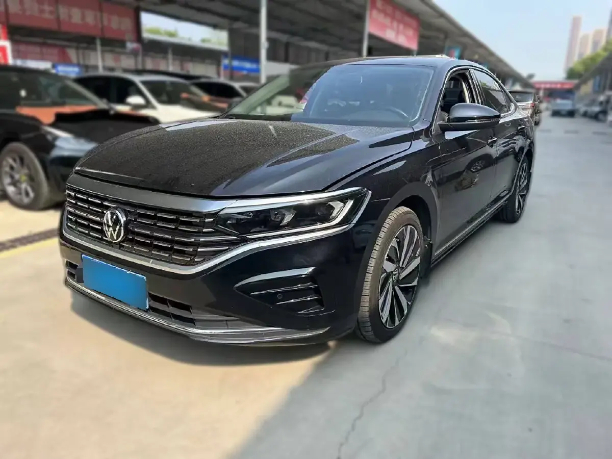 2022 Volkswagen Passat 2.0T 186HP L4 7DCT