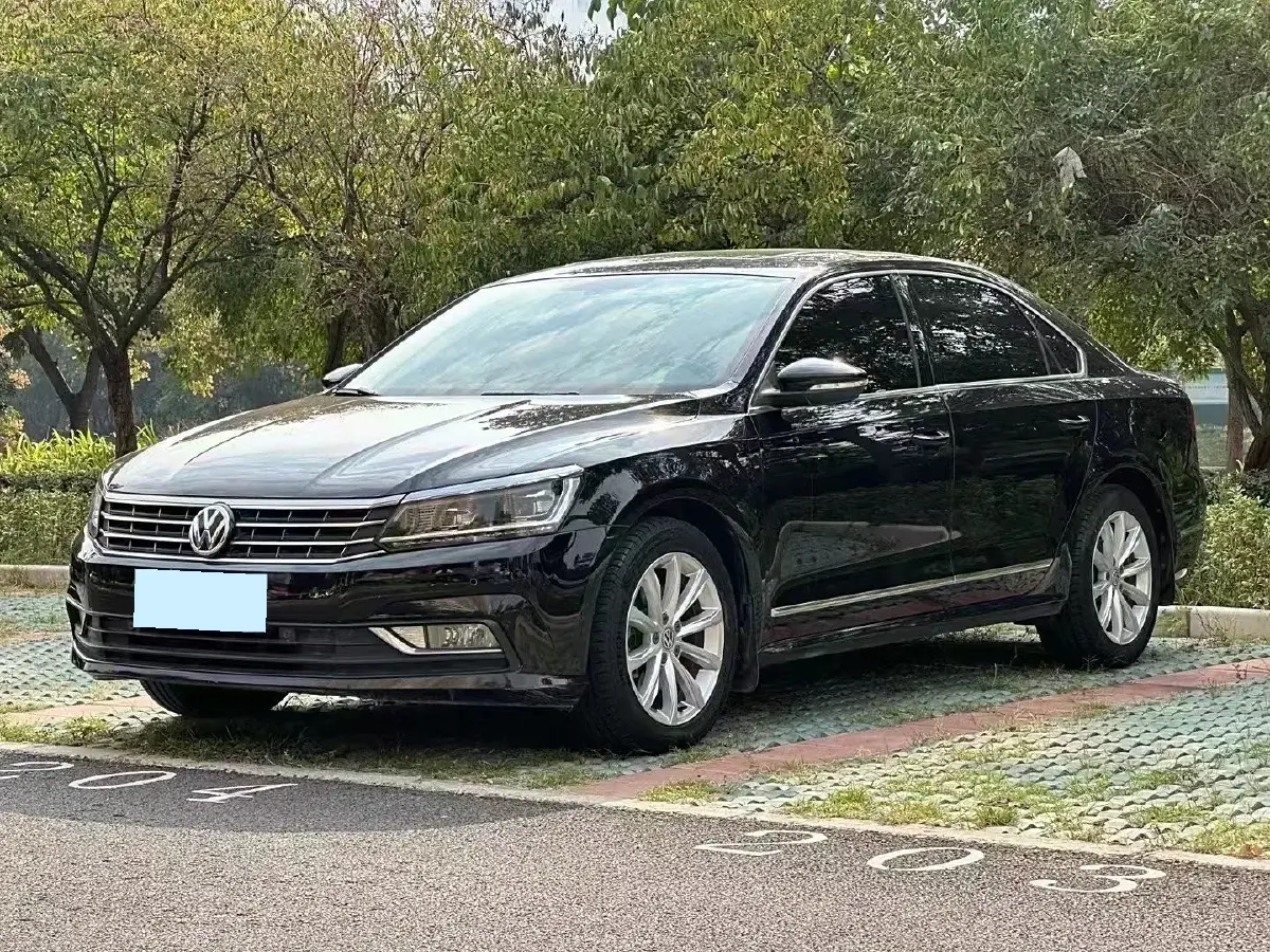 2017 Volkswagen Passat 1.8T 180HP L4 7DCT