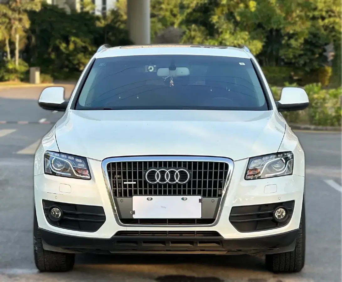 2012 Audi Q5 2.0T 211HP L4 8AT