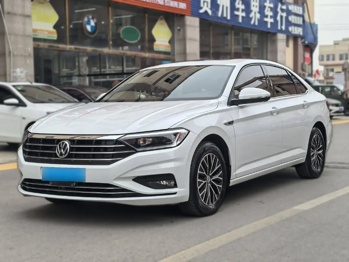 2020 Volkswagen Sagitar 1.2T 116HP L4 7DCT