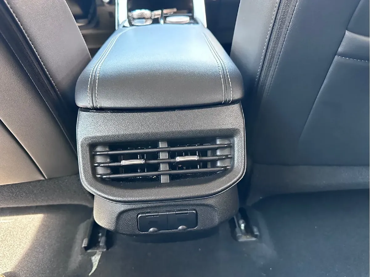 2021 Haval H6 2.0T 211HP L4 7DCT,autocango,china used car exporter,china ev exporter,chinese used car exporter,chinese used ev exporter