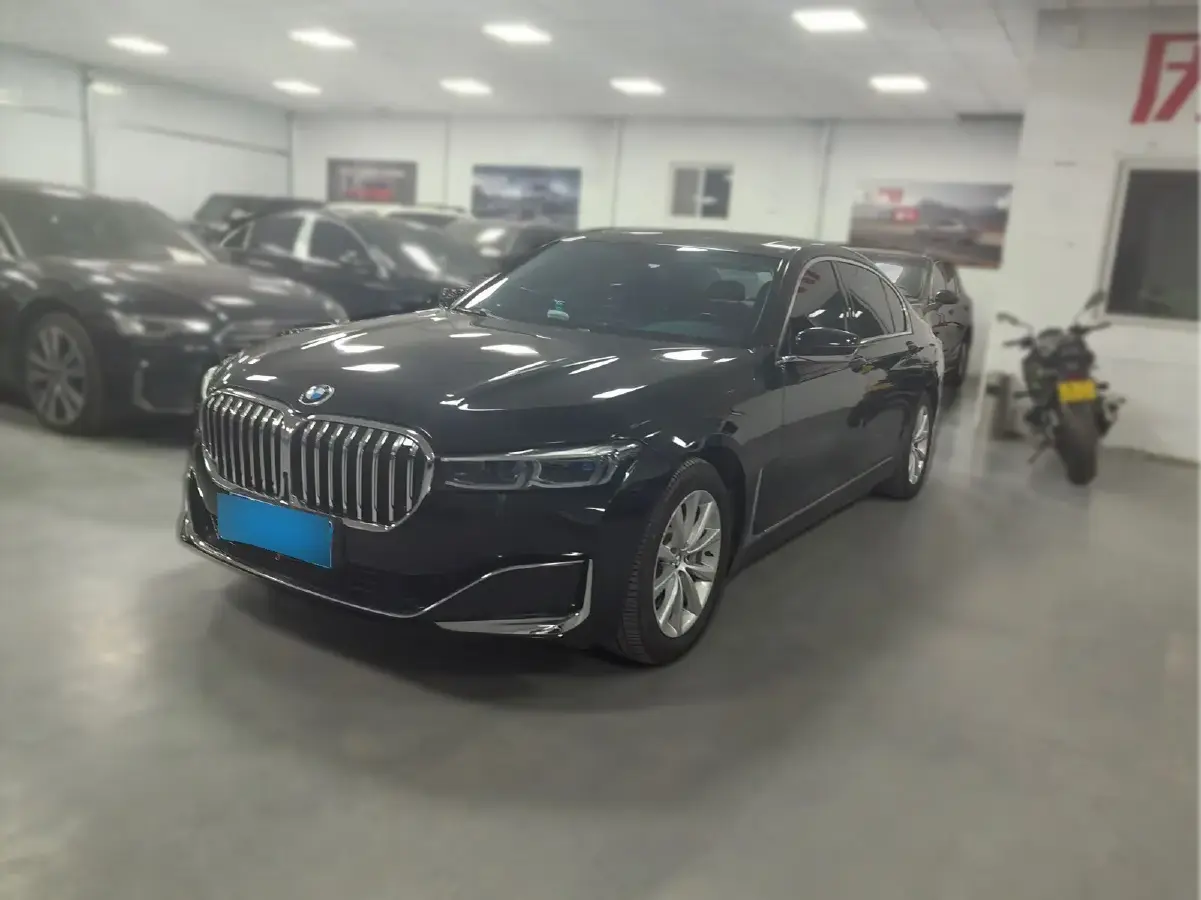 2016 BMW 7 Series 2.0T 258HP L4 8AT