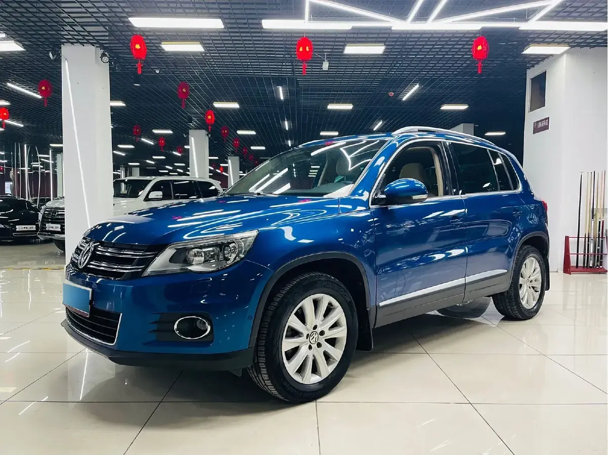 2010 Volkswagen Tiguan 2.0T 200HP L4 6AT
