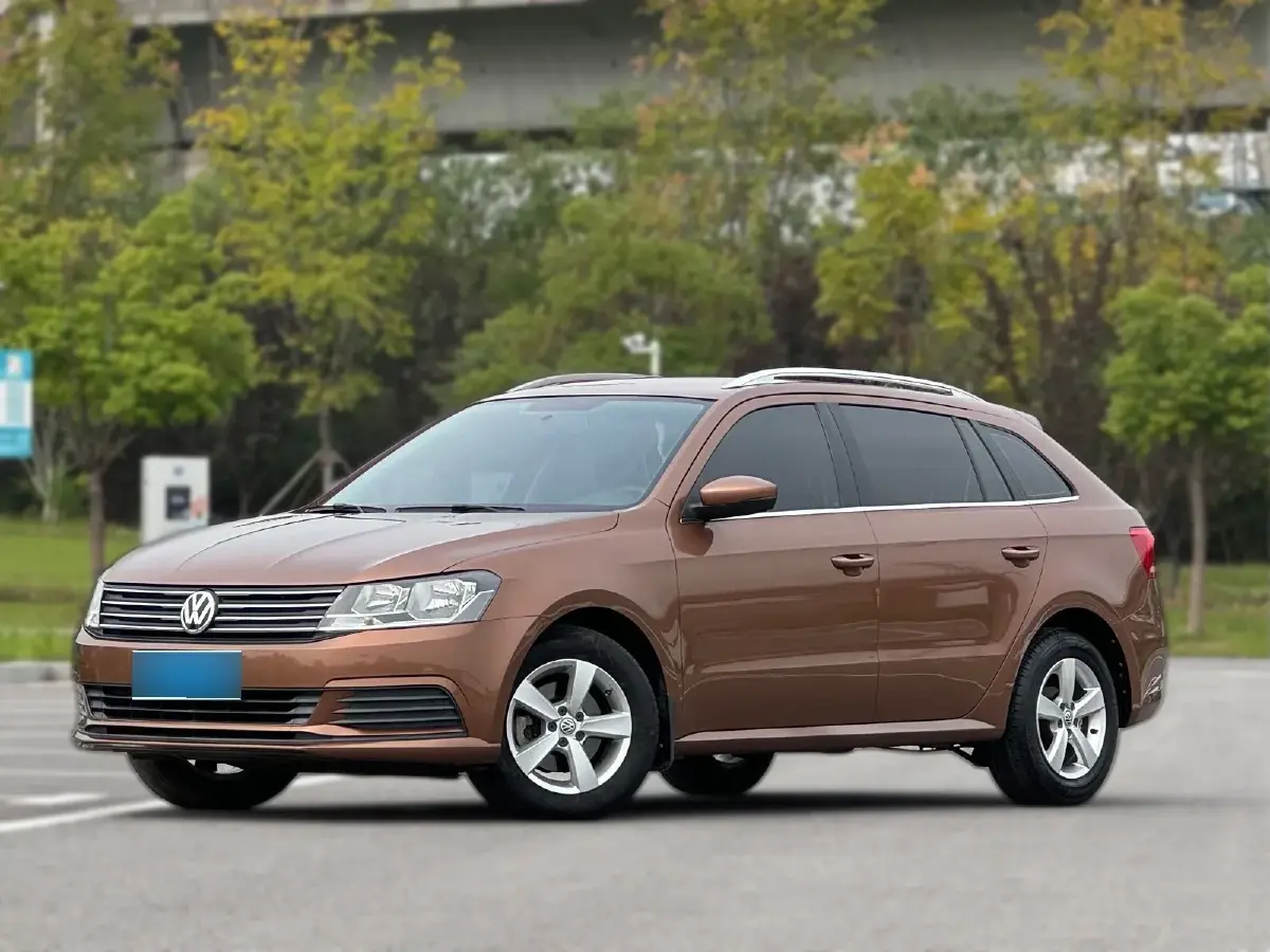 2015 Volkswagen Gran Lavida 1.6L 110HP L4 5MT