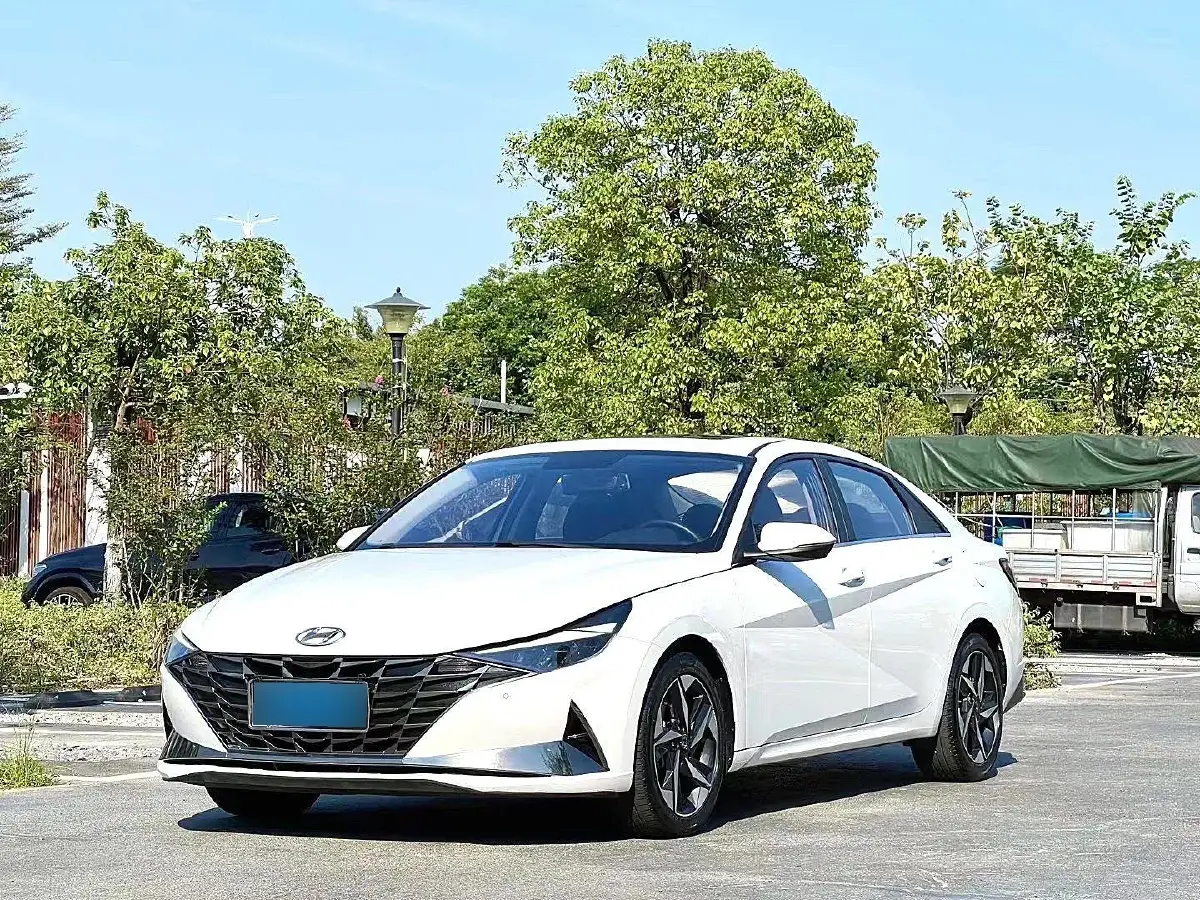 2022 Hyundai Elantra 1.5L 115HP L4 CVT