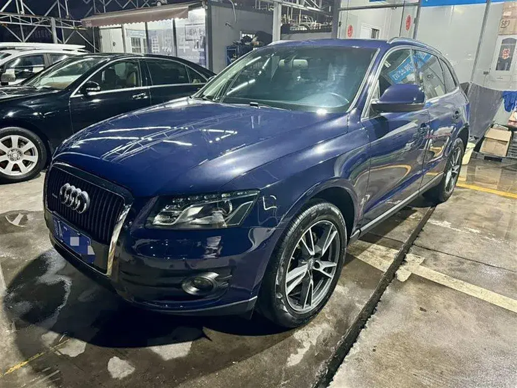 2010 Audi Q5 2.0T 211HP L4 7DCT