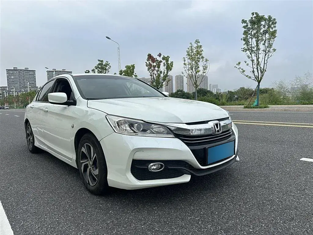 2016 Honda Accord 2.0L 155HP L4 CVT