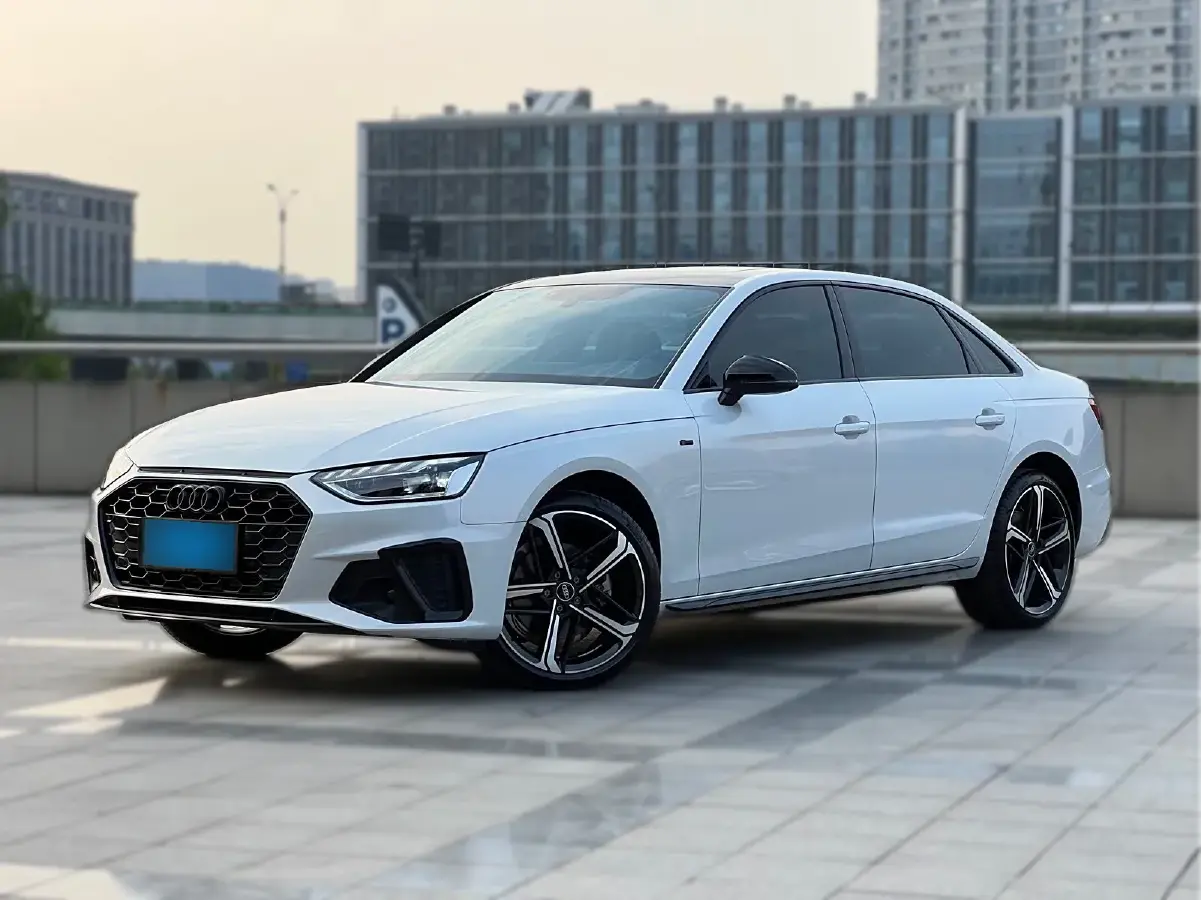 2024 Audi A4L 2.0T 190HP L4 7DCT