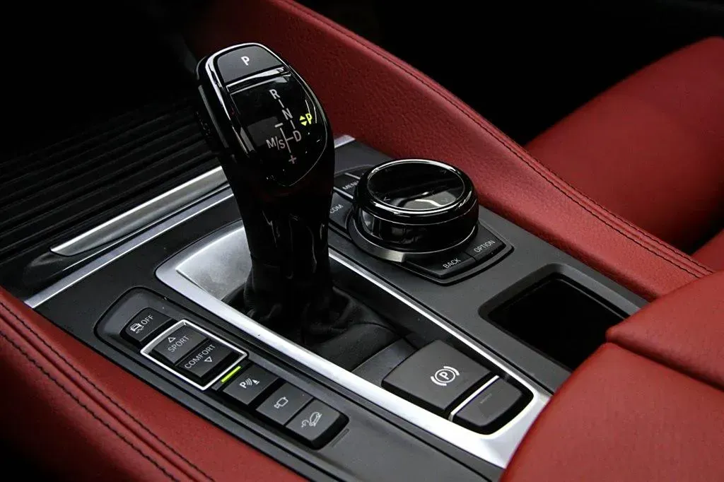 2019 BMW X6 3.0T 306HP L6 8AT,autocango,china used car exporter,china ev exporter,chinese used car exporter,chinese used ev exporter