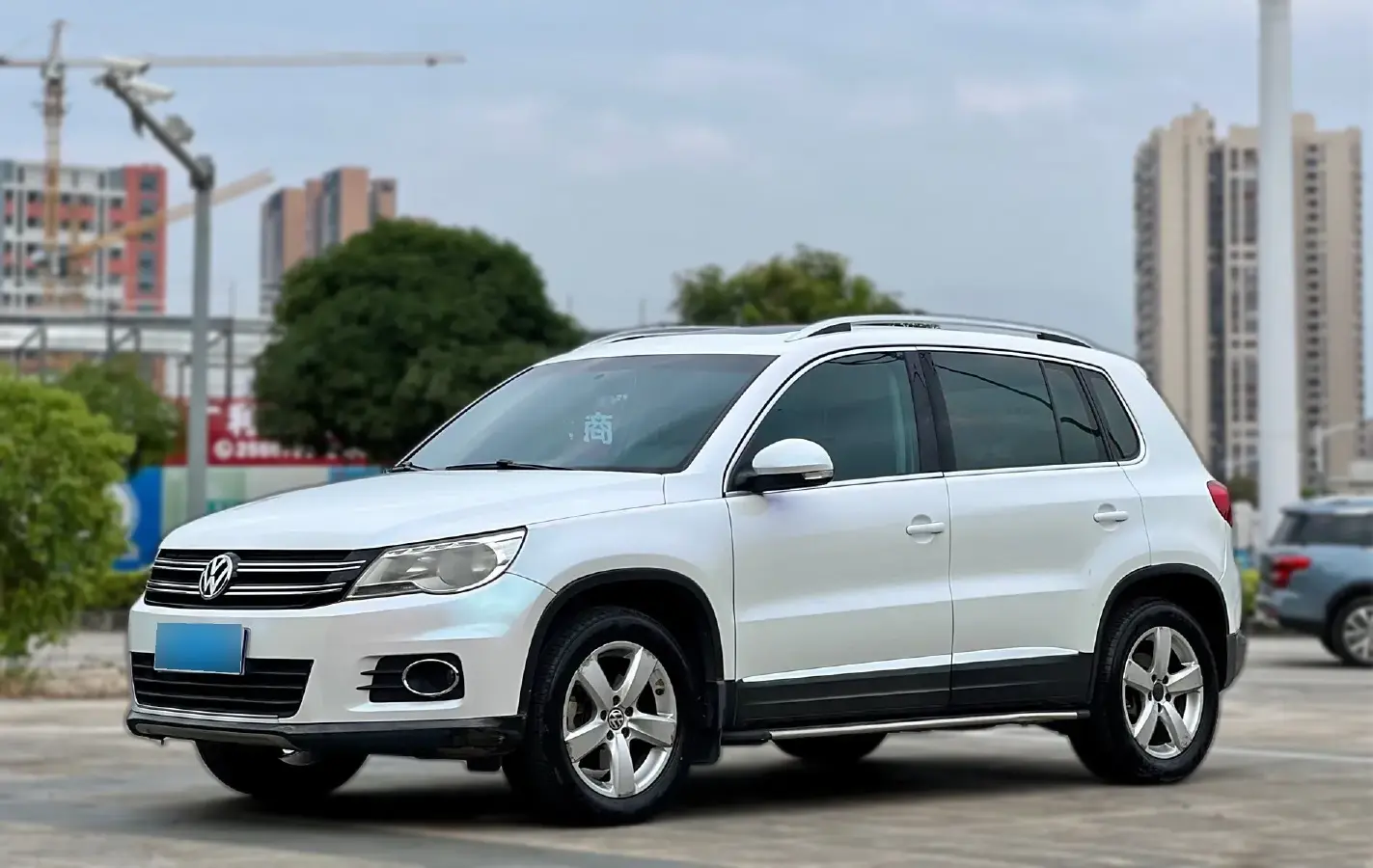 2010 Volkswagen Tiguan 2.0T 200HP L4 6AT