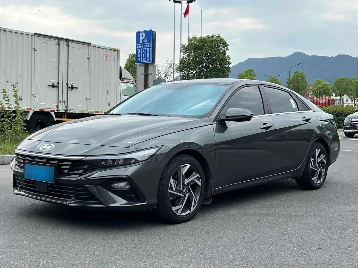 2023 Hyundai Elantra 1.5L 115HP L4 CVT