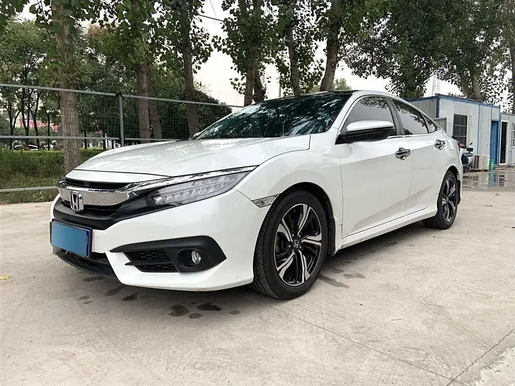 2016 Honda Civic 1.5T 177HP L4 CVT