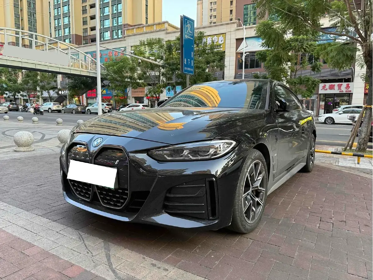 2022 BMW i4 BEV 83.9KWH