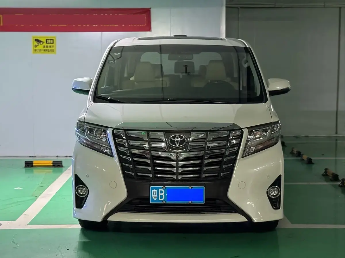 2015 Toyota Alphard 3.5L 275HP V6 6AT
