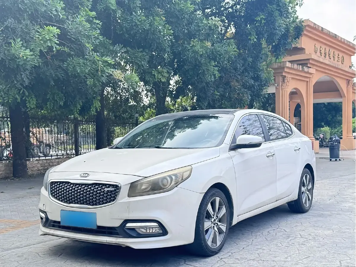 2017 Kia K4 1.6T 175HP L4 7DCT